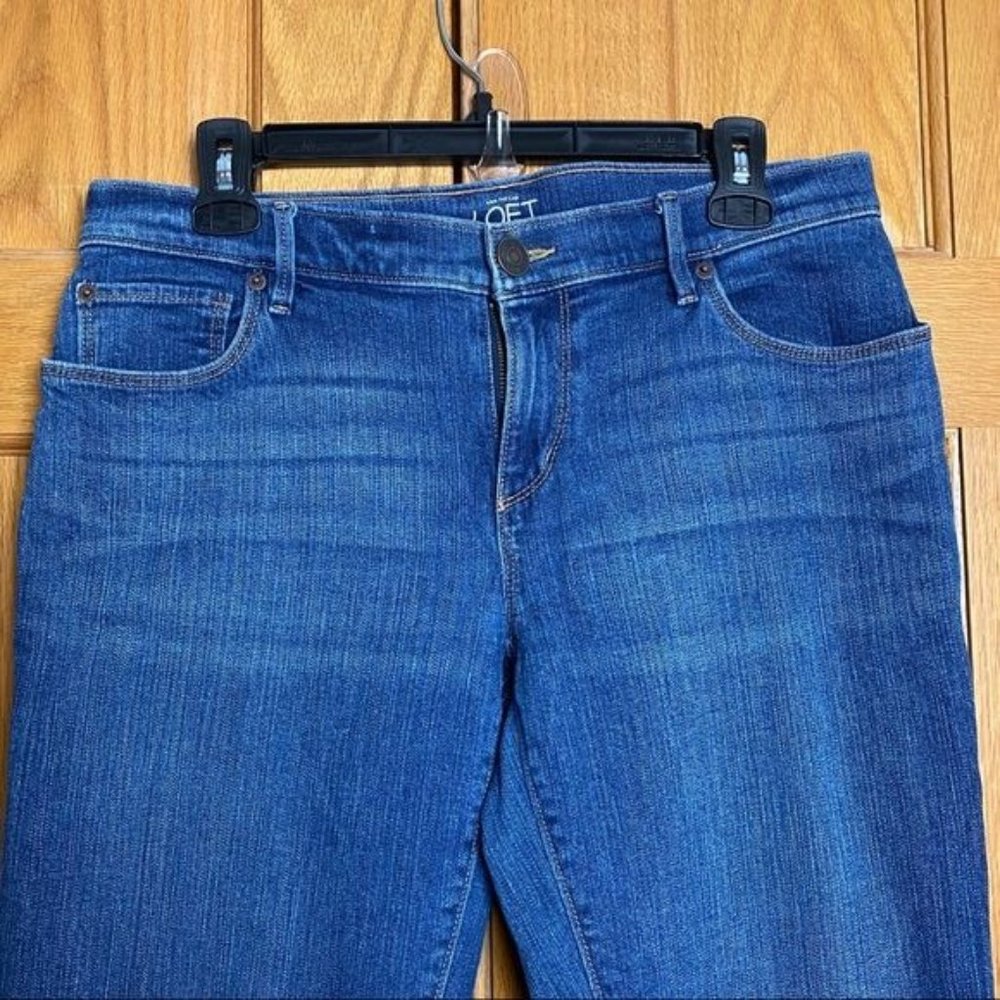 LOFT Ann Taylor Blue Relaxed Skinny Straight Leg Jeans Whiskered Size 4 - Picture 2 of 8